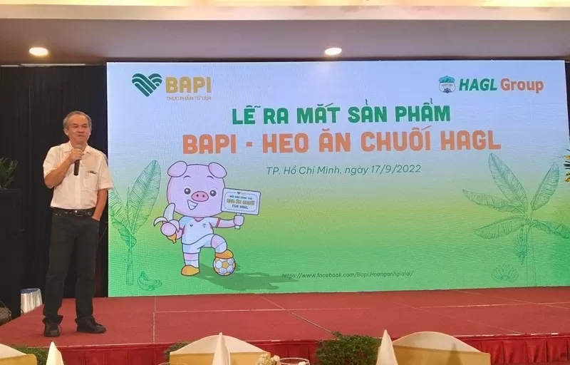 Ông Đoàn Nguyên Đức phát biểu tại buổi lễ ra mắt sản phẩm Bapi-Heo ăn chuối HAGL. Ảnh: Lê Anh