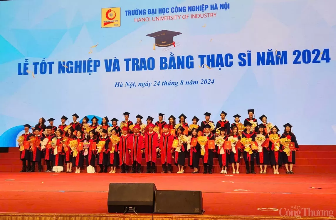 HaUI trao bằng tốt nghiệp cho gần 6.000 tân Tiến sĩ, Thạc sĩ, Kĩ sư và Cử nhân