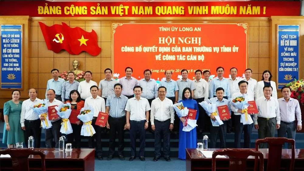 Nhìn lại công tác nhân sự tuần từ 19-23/8: Bổ nhiệm nhân sự mới Trung ương và địa phương