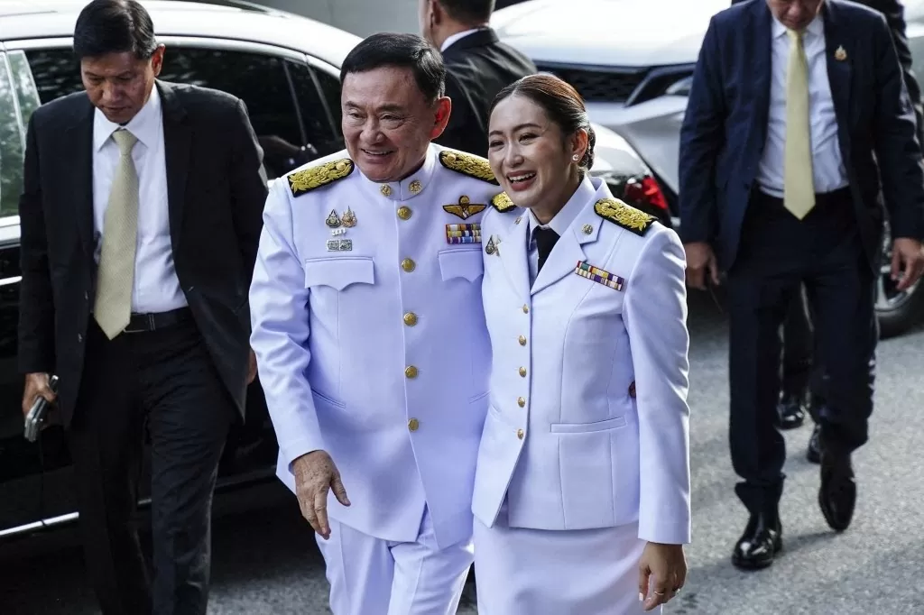 Những bài toán khó giải cho tân Thủ tướng Thái Lan