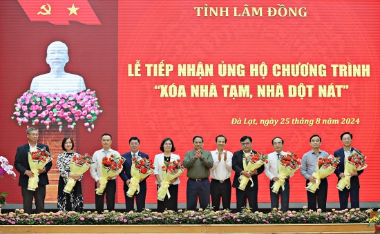 thu tuong pham minh chinh du le tiep nhan ung ho chuong trinh xoa nha tam nha dot nat tai lam dong