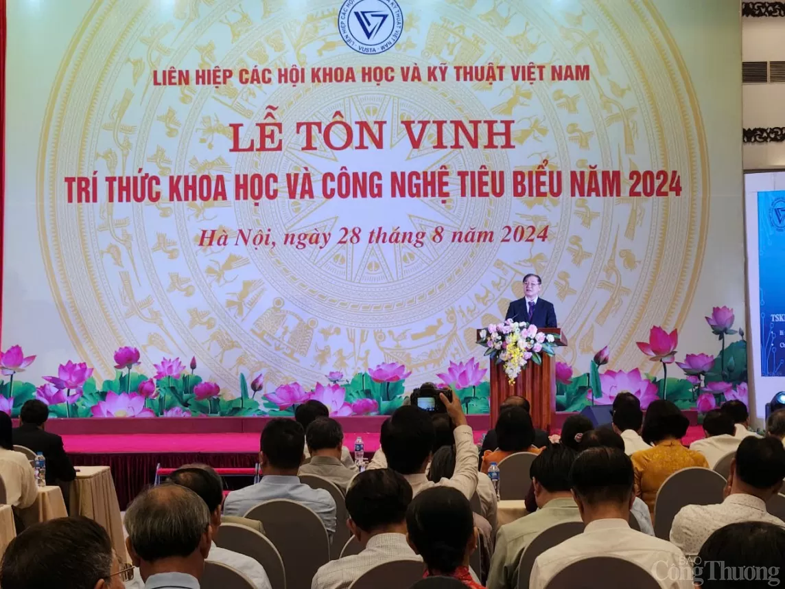 Chủ tịch Quốc hội dự lễ Tôn vinh 135 trí thức khoa học và công nghệ tiêu biểu năm 2024