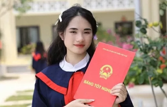 Lào Cai: Nữ sinh Hà Nhì đầu tiên của xã Y Tý đỗ Học viện Cảnh sát nhân dân