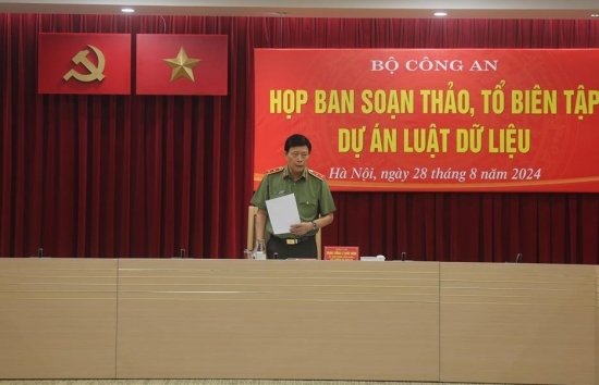 bo cong an thanh lap ban soan thao to bien tap du an luat du lieu