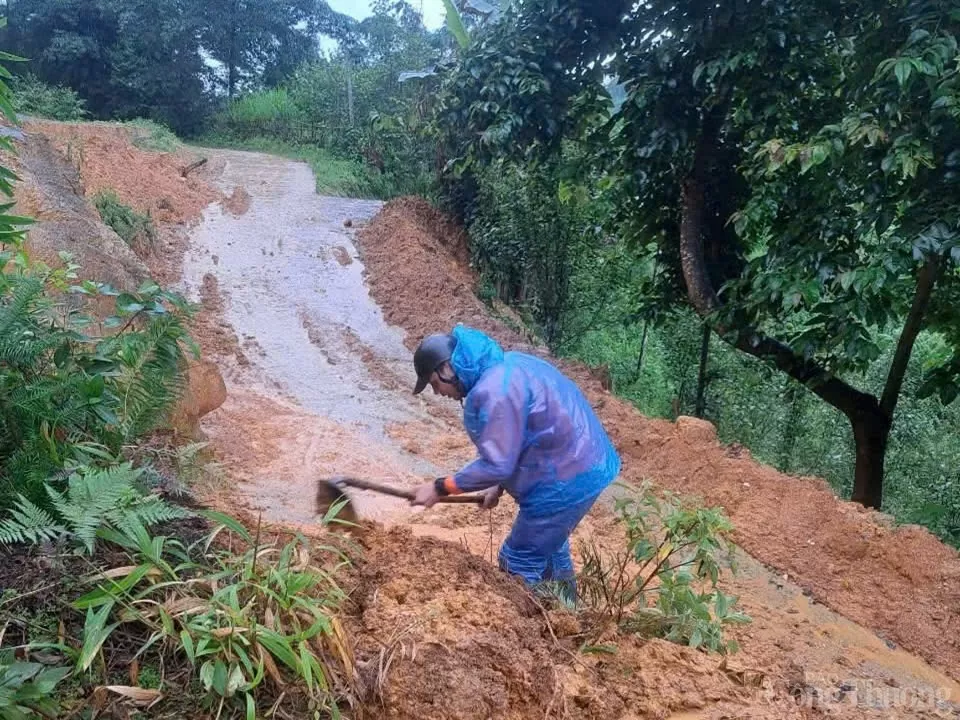 Lào Cai: Điện lực Bắc Hà nỗ lực khắc phục sự cố hệ thống điện do mưa lũ