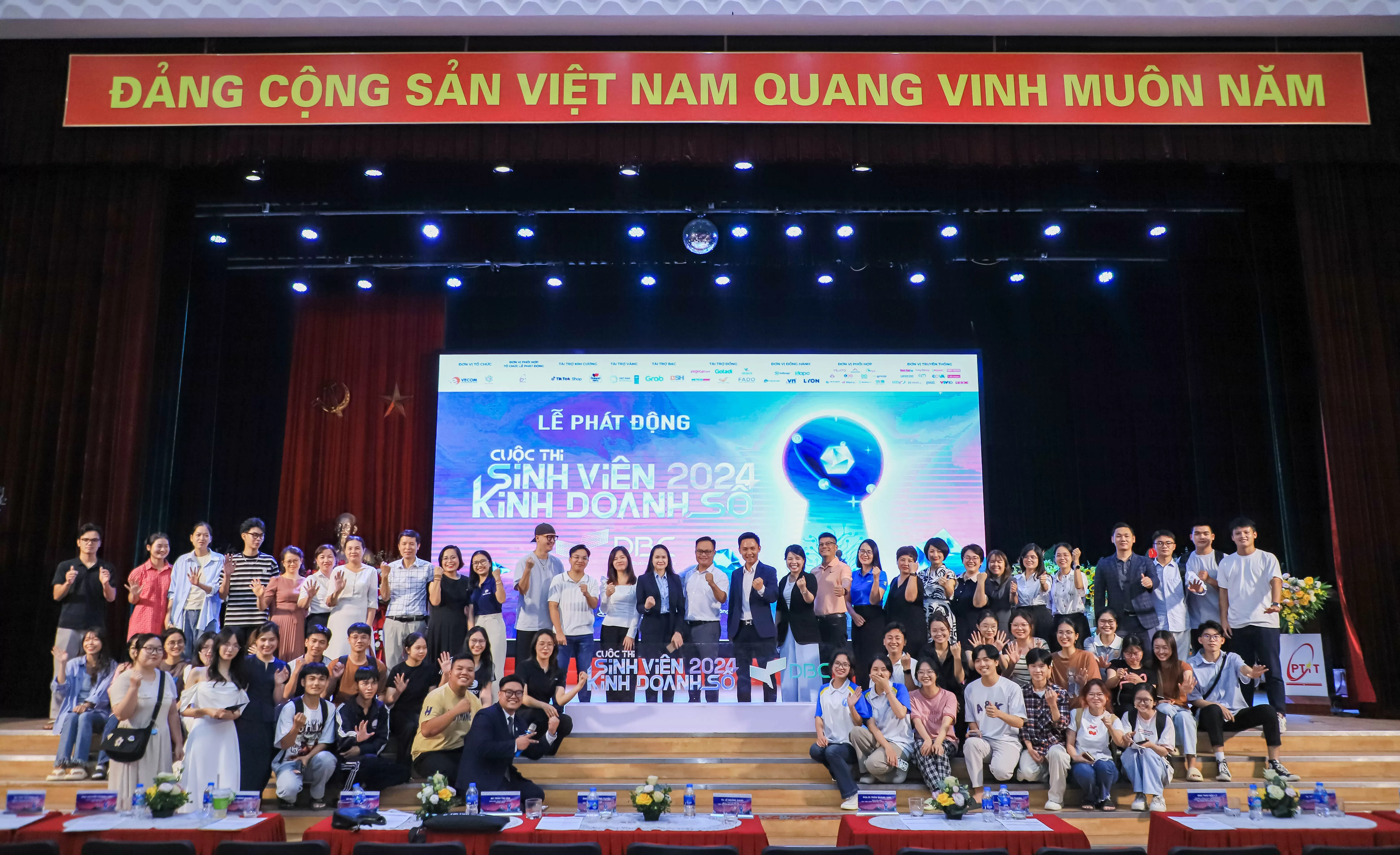 Kết hợp giữa kiến thức và thực hành, tạo cơ hội cho sinh viên thương mại điện tử bước ra thương trường