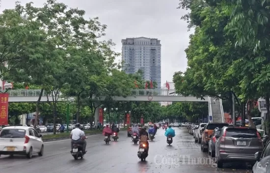 Dự báo thời tiết Hà Nội ngày 31/8/2024: Hà Nội mưa rào và dông, giảm nhiệt trong ngày nghỉ lễ đầu tiên