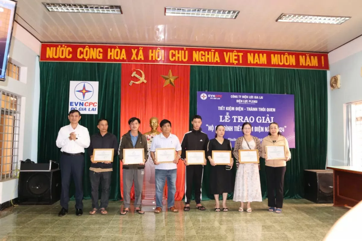 Điện lực Gia Lai công bố 240 hộ đạt danh hiệu 'Hộ gia đình tiết kiệm điện năm 2024' Điện lực Gia Lai công bố 240 hộ đạt danh hiệu 'Hộ gia đình tiết kiệm điện năm 2024'