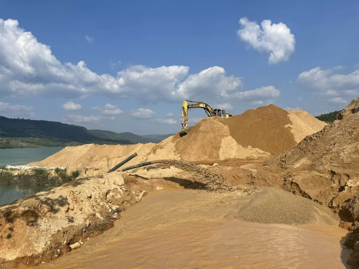 Cát nơi ‘đắp chiếu', chỗ 'phơi sương’ - nghịch lý công tác quản lý khai thác khoáng sản tại Lâm Đồng