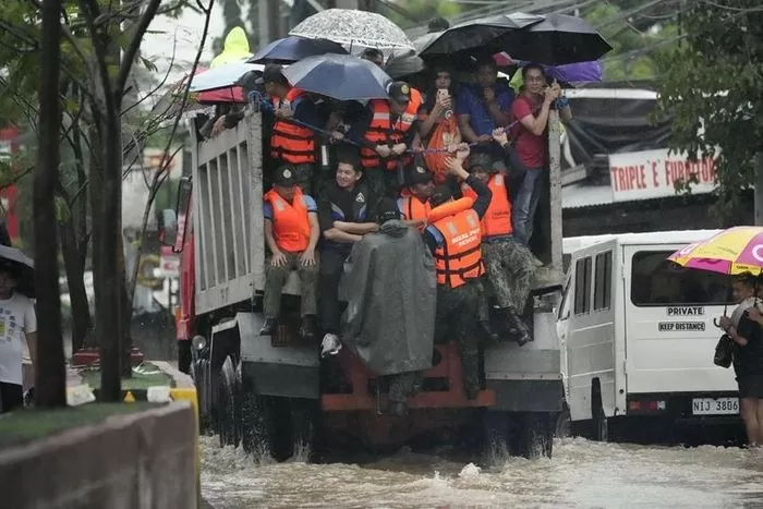 Bão Yagi sắp về Việt Nam để lại gì ở Philippines?