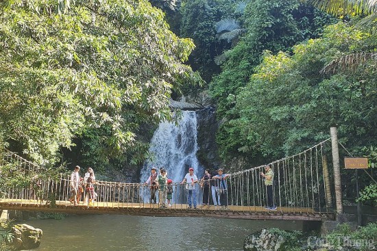 quang nam thang nhieu giai thuong ve du lich chau a