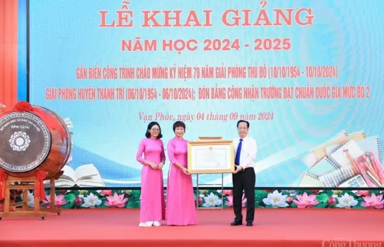 Hà Nội: Trường THCS Vạn Phúc tổ chức lễ gắn biển công trình chào mừng 70 năm Giải phóng Thủ đô