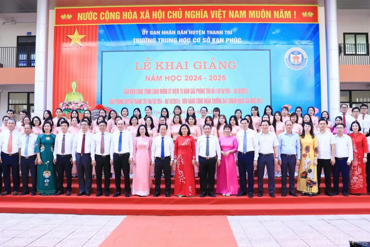 Hà Nội: Trường THCS Vạn Phúc tổ chức lễ gắn biển công trình chào mừng 70 năm Giải phóng Thủ đô