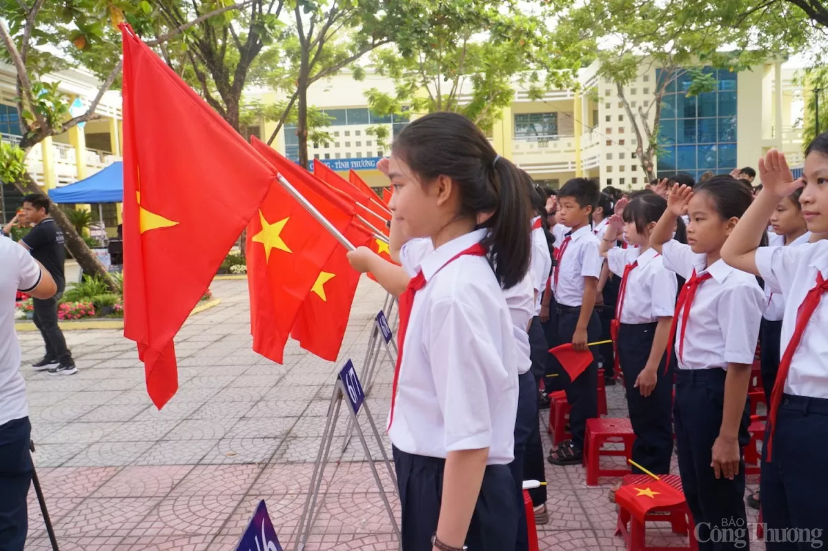 Hơn 290.000 em học sinh TP. Đà Nẵng dự lễ khai giảng và bước vào năm học mới 2024 - 2025 Hơn 290.000 em học sinh TP. Đà Nẵng dự lễ khai giảng và bước vào năm học mới 2024 - 2025
