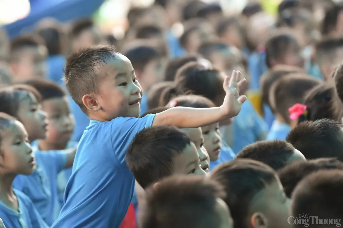 CHÙM ẢNH: Học sinh Hà Nội náo nức ngày khai giảng