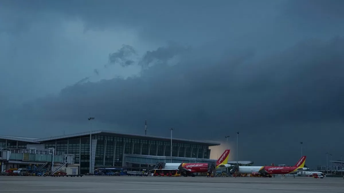 Hình ảnh tàu bay chằng néo tứ phía tại Cảng Hàng không Quốc tế Nội Bài trước siêu bão Yagi Hình ảnh tàu bay chằng néo tứ phía tại Cảng Hàng không Quốc tế Nội Bài trước siêu bão Yagi