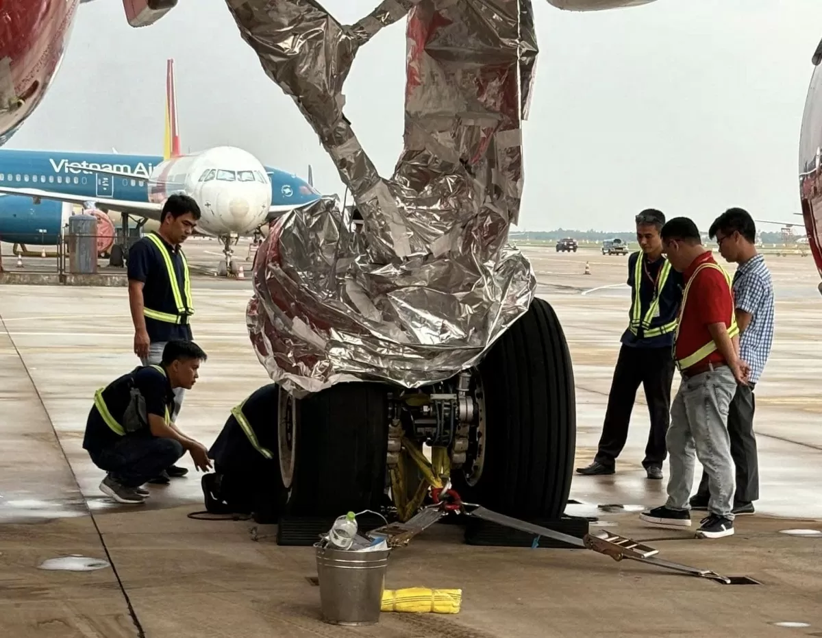 Hình ảnh tàu bay chằng néo tứ phía tại Cảng Hàng không Quốc tế Nội Bài trước siêu bão Yagi Hình ảnh tàu bay chằng néo tứ phía tại Cảng Hàng không Quốc tế Nội Bài trước siêu bão Yagi