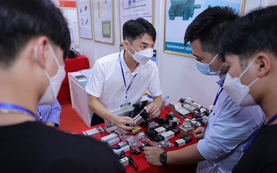 trien lam fbc asean 2024 mo rong co hoi hop tac cho doanh nghiep nganh che tao viet nam