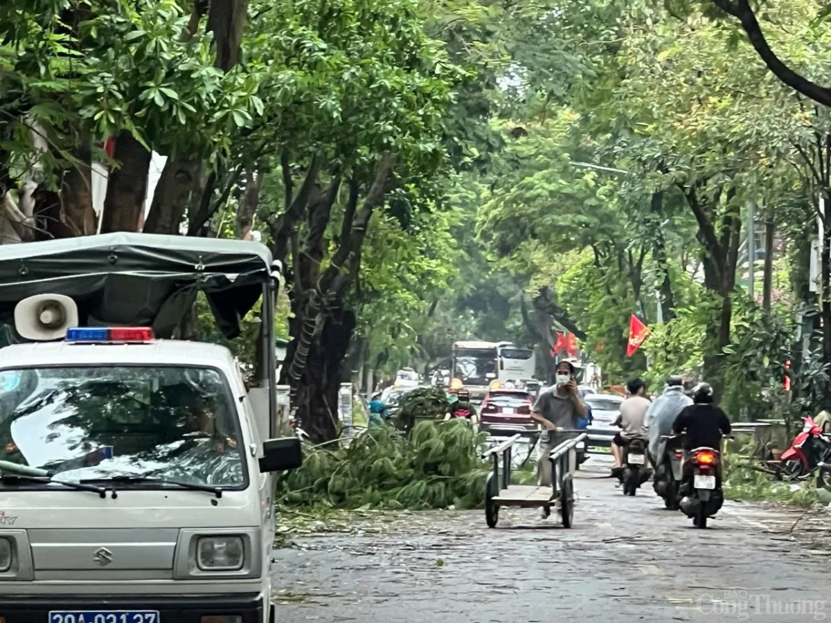 Cập nhật tình hình khắc phục sự cố sau bão số 3 của ngành điện Hà Nội