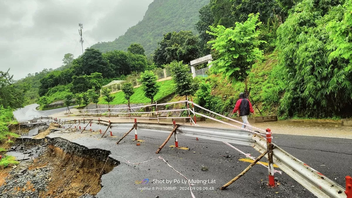 Sạt lở nghiêm trọng Quốc lộ 15C do ảnh hưởng siêu bão Yagi