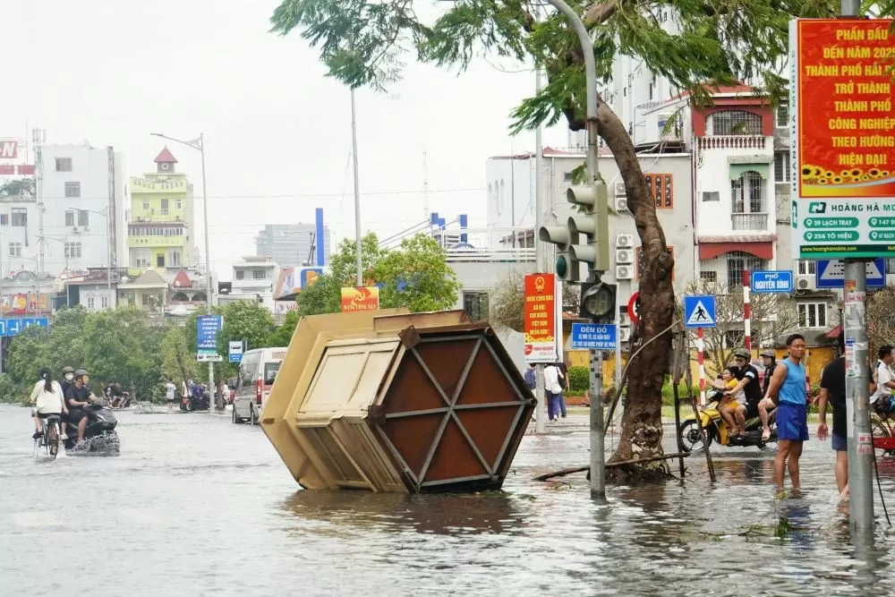 CHÙM ẢNH: Cảnh đổ nát như