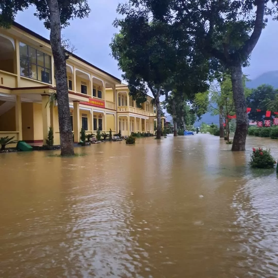 Hà Giang mưa lớn kéo dài gây ngập úng, nhiều tuyến đường sạt lở