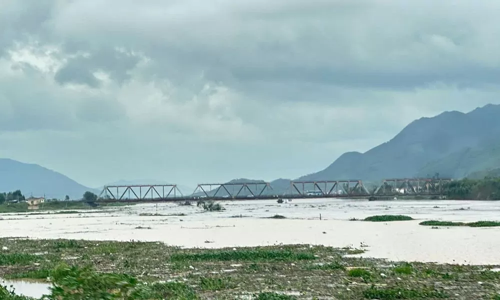 Bắc Giang: Nhiều tuyến đường, thị trấn bị cô lập hoàn toàn do nước lũ