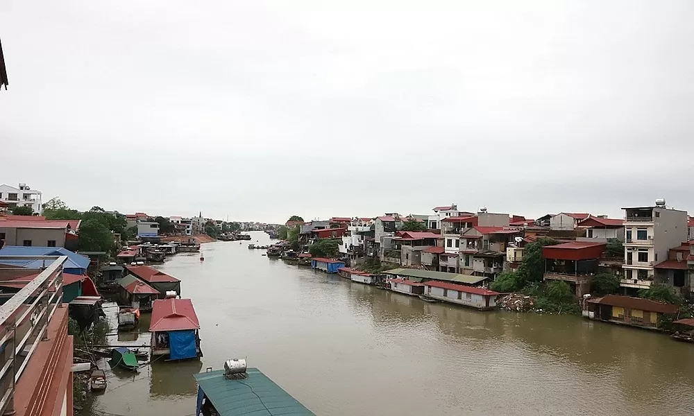 Mực nước lũ vượt báo động “đỏ” trên sông Cầu, Hà Nội ban bố lệnh khẩn cấp trong đêm