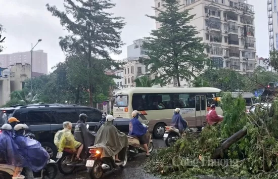 Dự báo thời tiết Hà Nội ngày 10/9/2024: Hà Nội mưa lớn, cảnh báo lũ khẩn cấp trên các sông