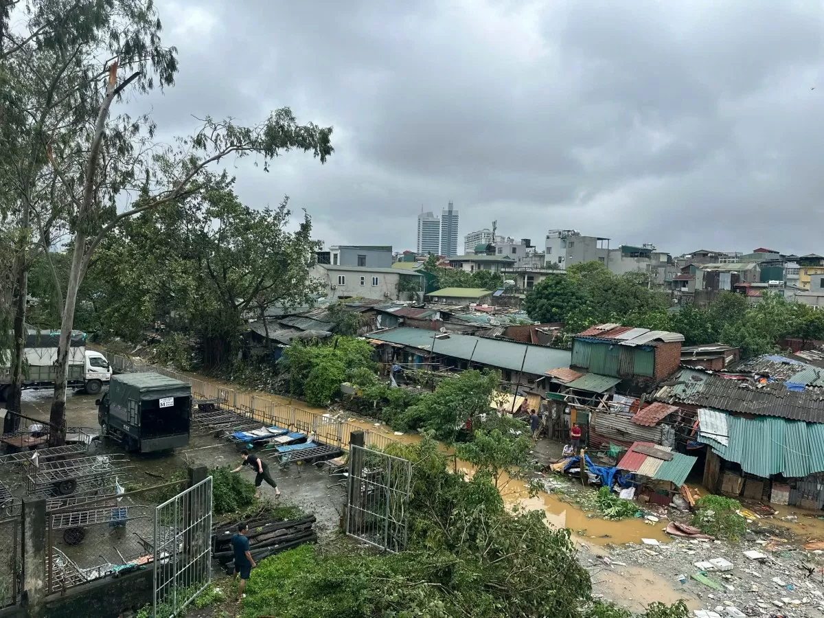Cập nhật hình ảnh trực tiếp tình hình mưa lũ tại Hà Nội