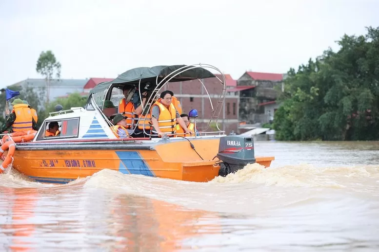 Thủ tướng Phạm Minh Chính thị sát tình hình, kiểm tra, chỉ đạo công tác ứng phó thiên tai tại Bắc Giang