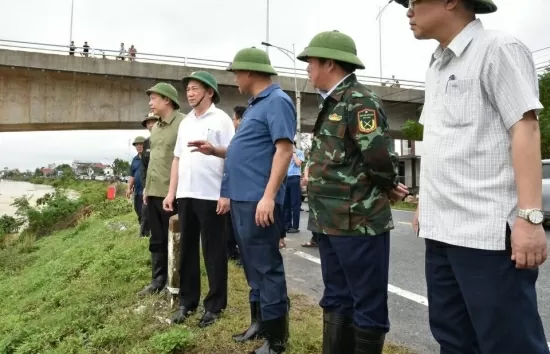 Phó Thủ tướng Hồ Đức Phớc chỉ đạo Thái Nguyên bảo vệ an toàn tuyệt đối cho nhân dân