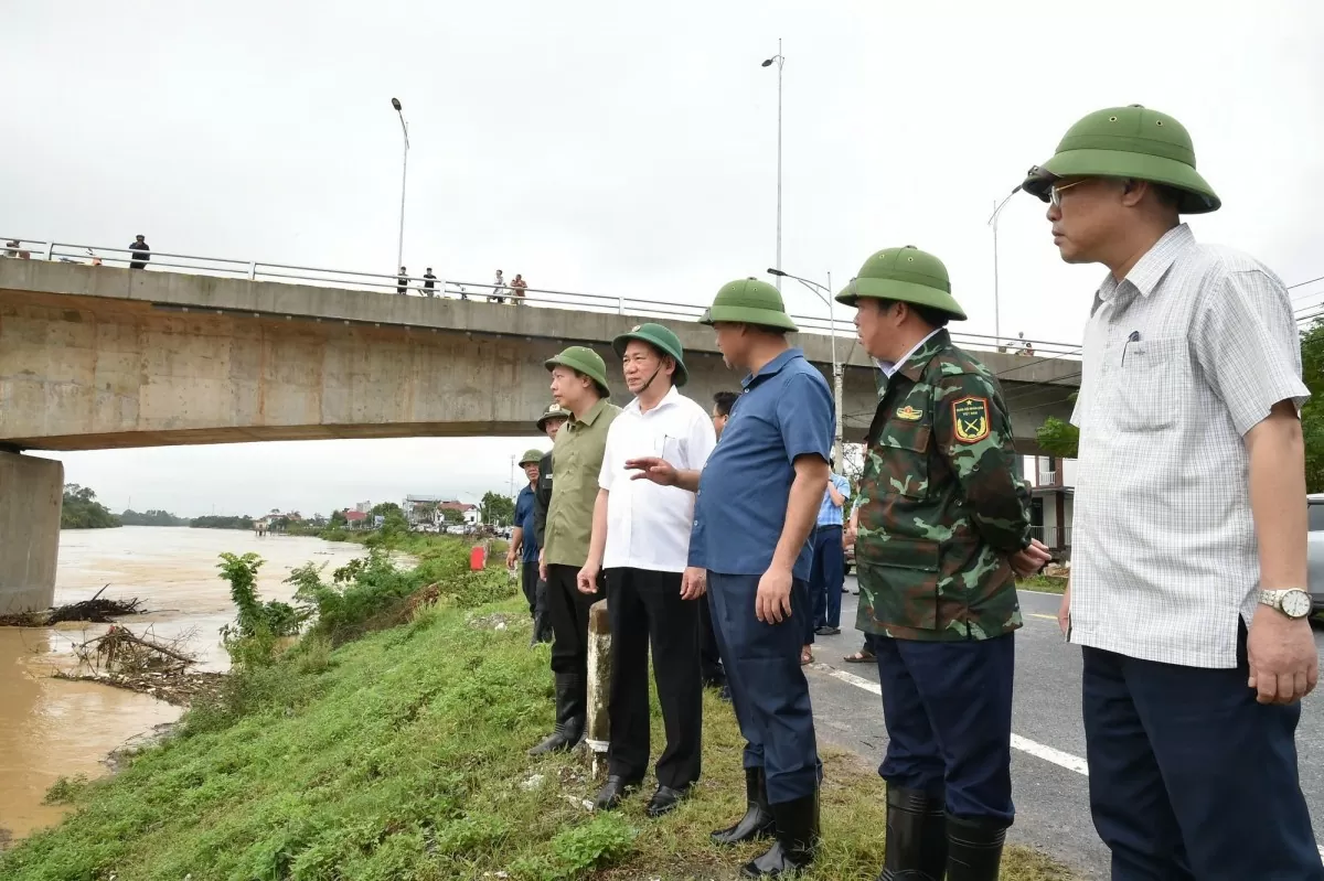 Phó Thủ tướng Hồ Đức Phớc chỉ đạo Thái Nguyên bảo vệ an toàn tuyệt đối cho nhân dân