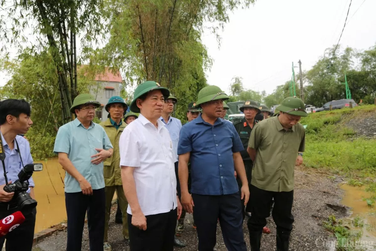 Thứ trưởng Nguyễn Sinh Nhật Tân: Xăng dầu, hàng thiết yếu tại Thái Nguyên được cung ứng ổn định sau bão