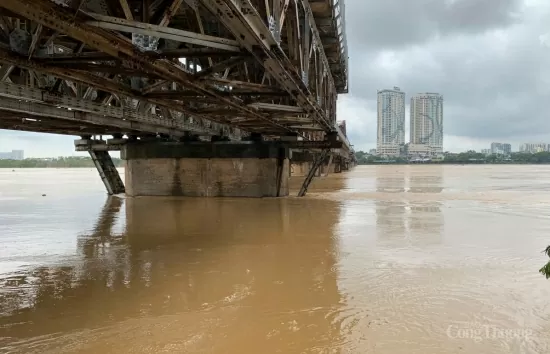 Hà Nội tiếp tục ra công điện khẩn, nâng mức báo động bão lũ