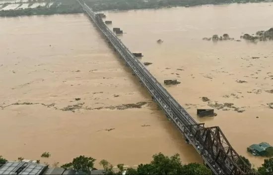 Hà Nội: Cảnh báo lũ trên sông Hồng có khả năng đạt đỉnh vào trưa nay 11/9