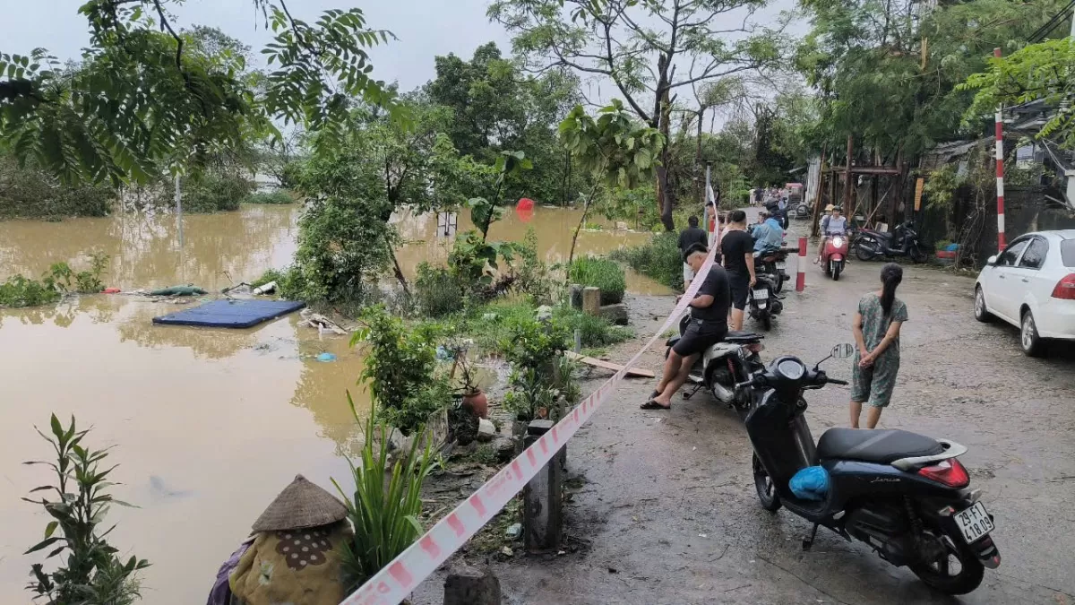 Hà Nội: Lũ sông Hồng sau bão số 3 gây ngập ngoài đê nhưng chưa phải 