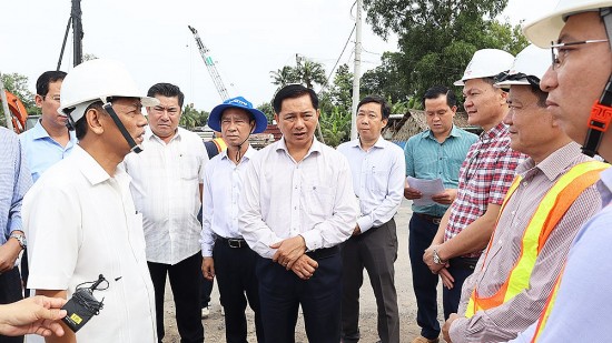 vi sao du an thanh phan 4 cao toc chau doc can tho soc trang cham tien do