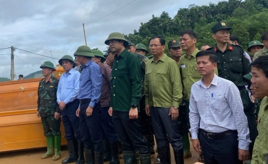 chu nhiem uy ban kiem tra trung uong tran cam tu tham dong vien ba con thon lang nu