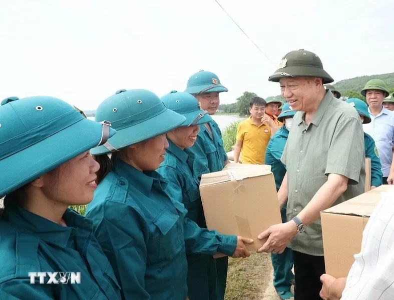 Tổng Bí thư, Chủ tịch nước kiểm tra công tác phòng, chống lụt bão ở Tuyên Quang