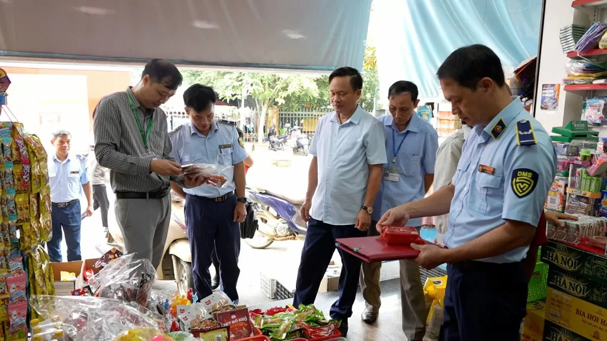 Lào Cai: Đội Quản lý thị trường số 3 tăng cường kiểm tra, kiểm soát thị trường sau bão lũ