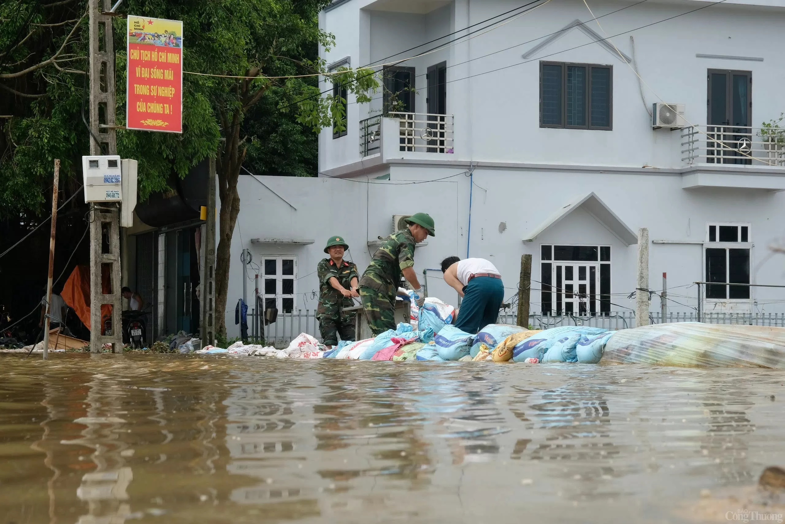 Phó Thủ tướng Trần Hồng Hà kiểm tra công tác phòng, chống lũ lụt tại Nam Định