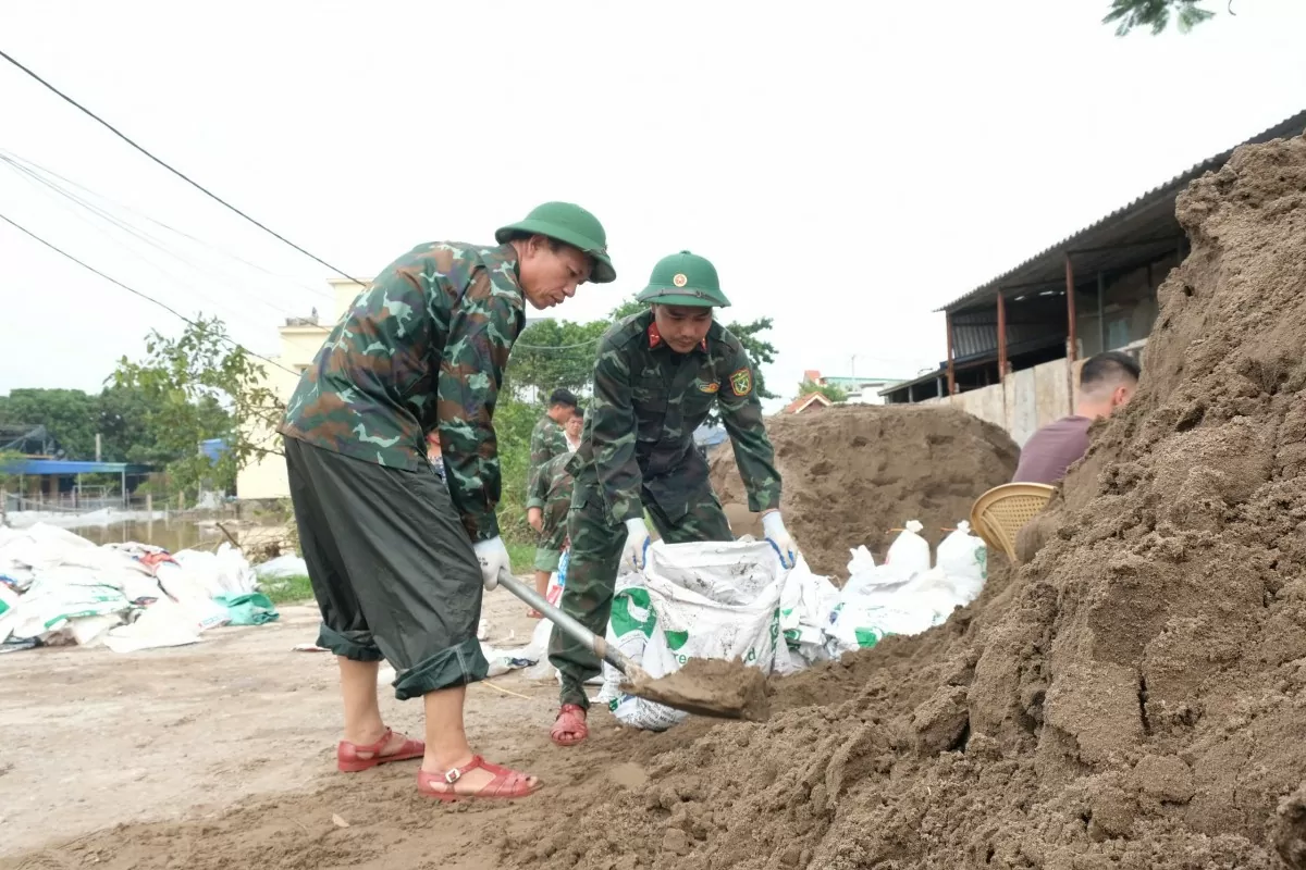 Hàng trăm ngàn cán bộ, chiến sĩ tham gia khắc phục hậu quả bão số 3