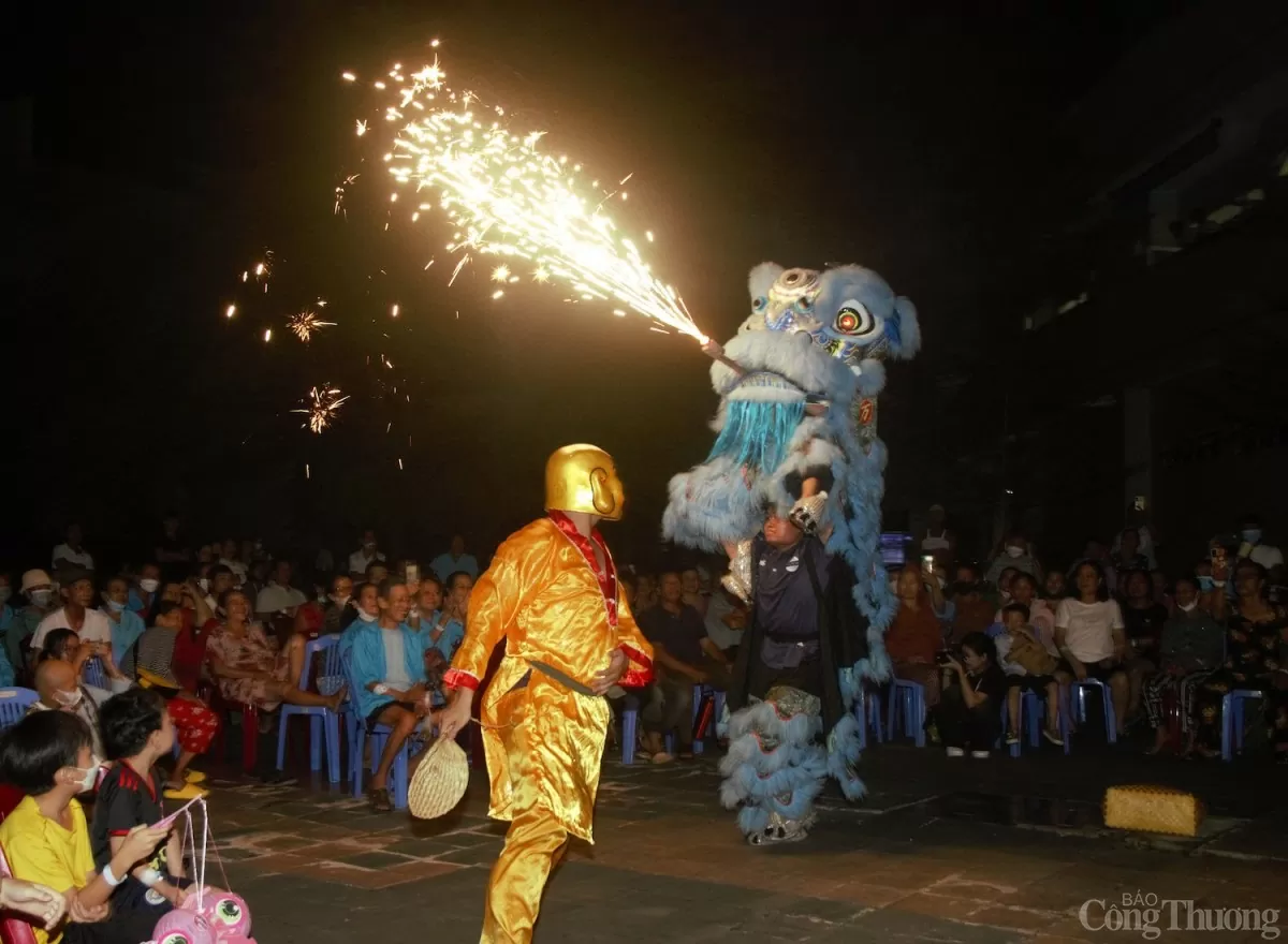 Chương trình 'Trung thu bên em' mong tiếp thêm cho các em nhỏ nụ cười, niềm vui lạc quan