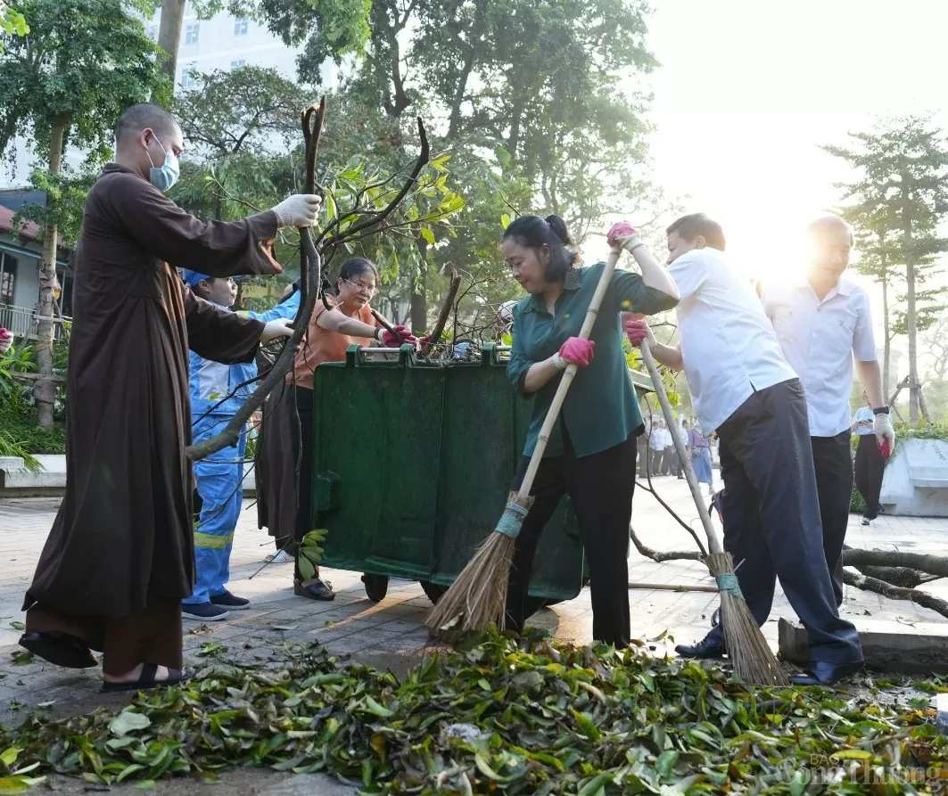 Hà Nội: Toàn dân tổng vệ sinh môi trường khắc phục hậu quả cơn bão số 3