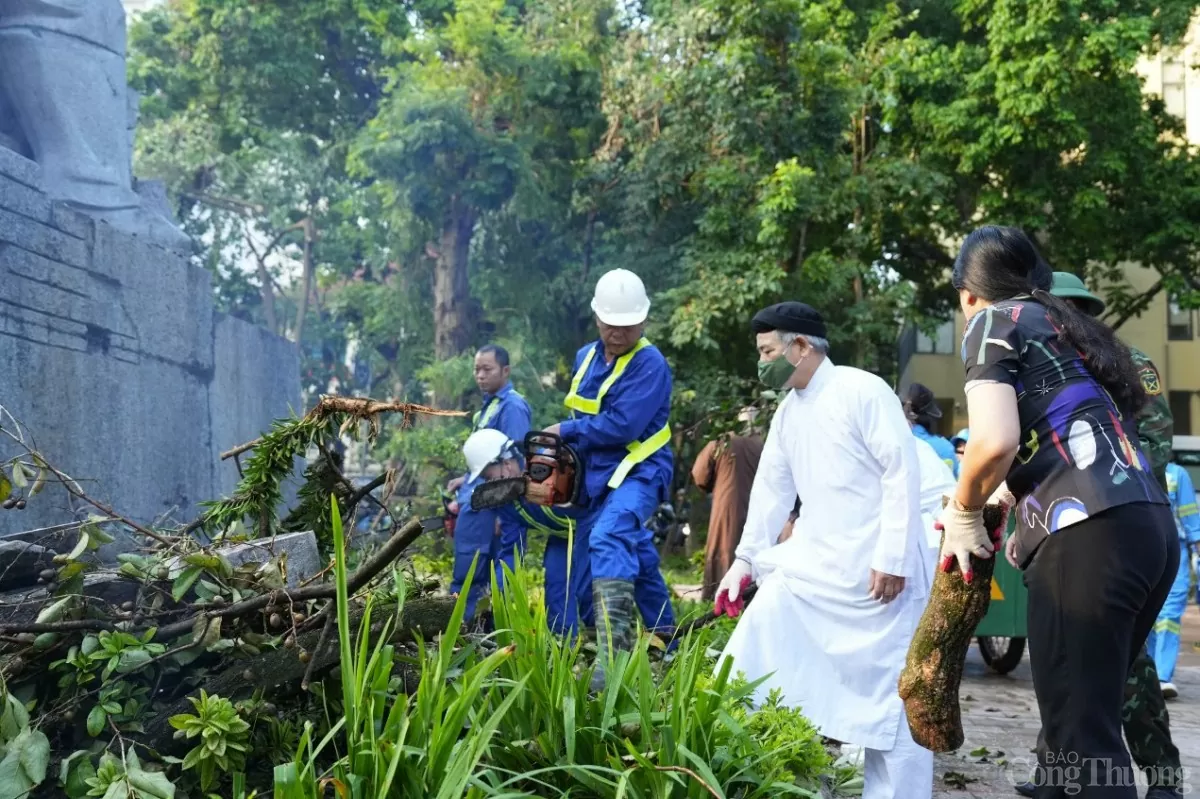 Hà Nội: Toàn dân tổng vệ sinh môi trường khắc phục hậu quả cơn bão số 3