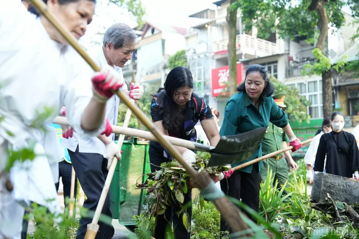 Hà Nội: Toàn dân tổng vệ sinh môi trường khắc phục hậu quả cơn bão số 3