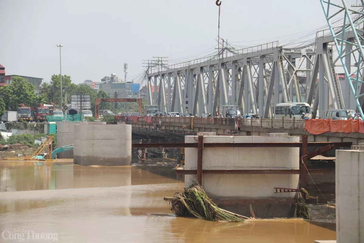 Cận cảnh cầu Đuống sau khi khôi phục giao thông Cận cảnh cầu Đuống sau khi khôi phục giao thông