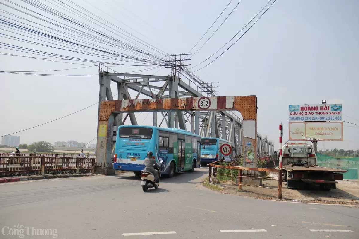 Cận cảnh cầu Đuống sau khi khôi phục giao thông Cận cảnh cầu Đuống sau khi khôi phục giao thông