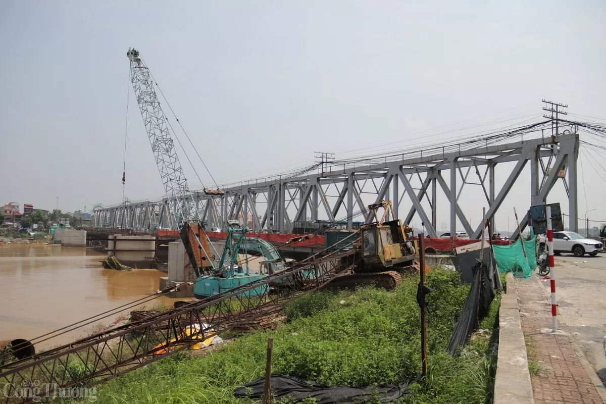 Cận cảnh cầu Đuống sau khi khôi phục giao thông Cận cảnh cầu Đuống sau khi khôi phục giao thông